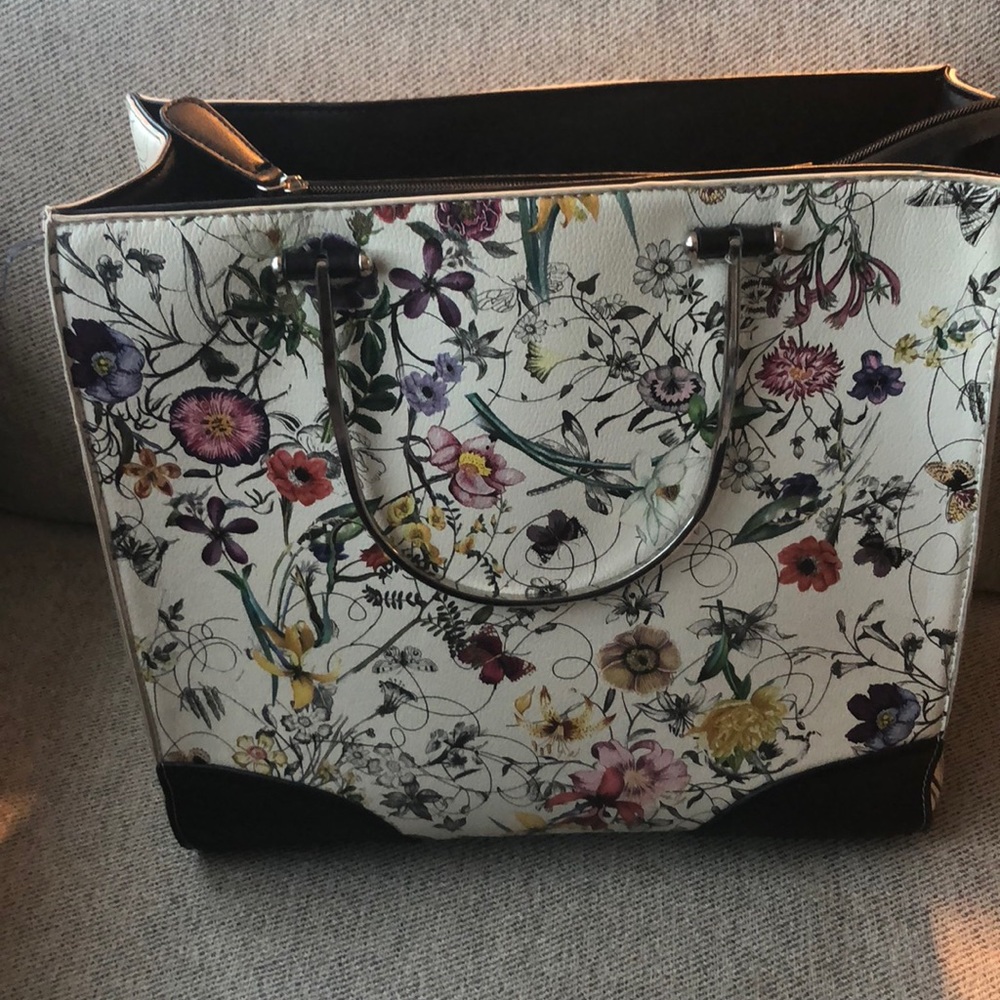 Structured handbag!